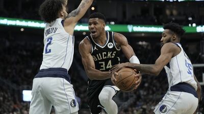 Milwaukee, Antetokounmpo'nun 40 sayısıyla kazandı