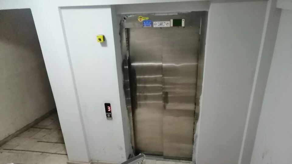 Anne ve kızı asansörde ölü bulundu