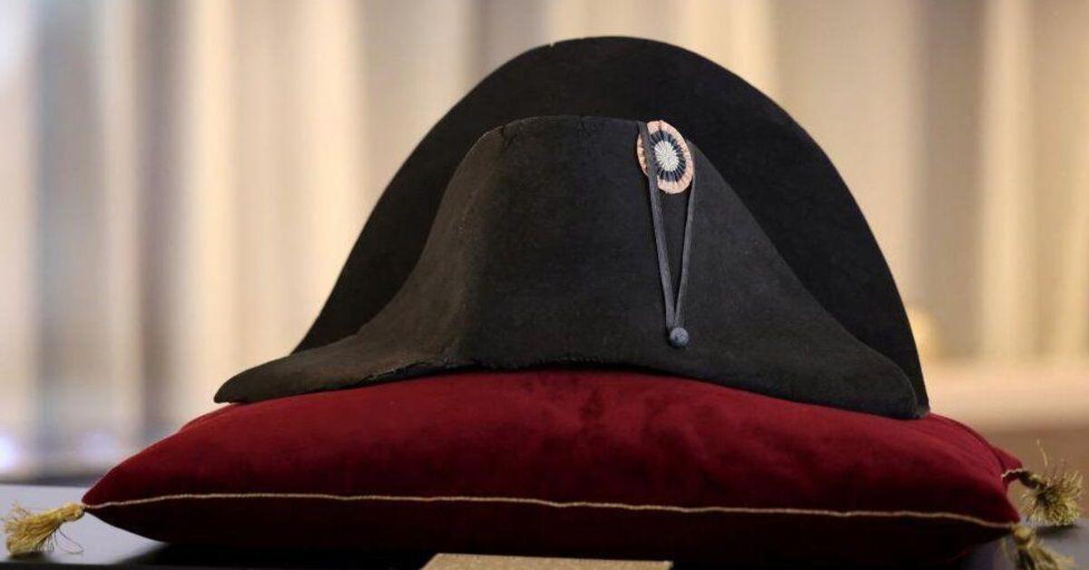 Napoleon Bonaparte’s hat is up for sale at a Paris auction