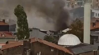 İstanbul'da geri dönüşüm tesisinde yangın!