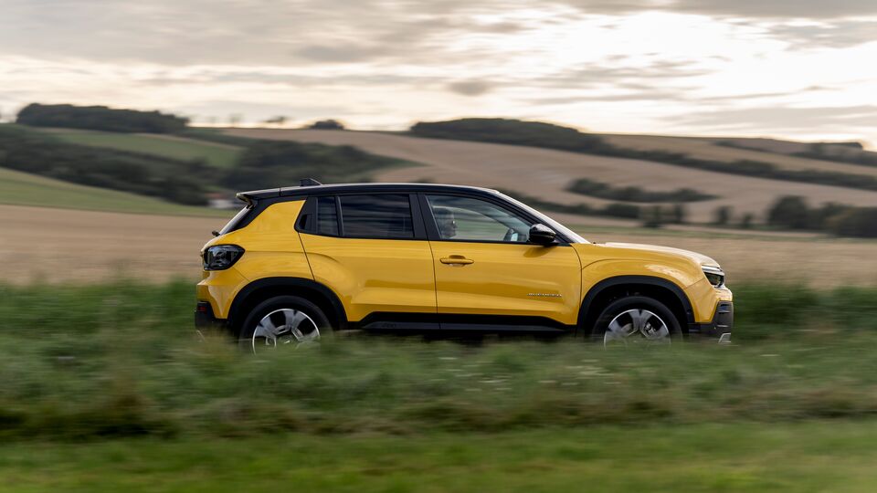 İlk elektrikli modeli Türkiye'ye geldi