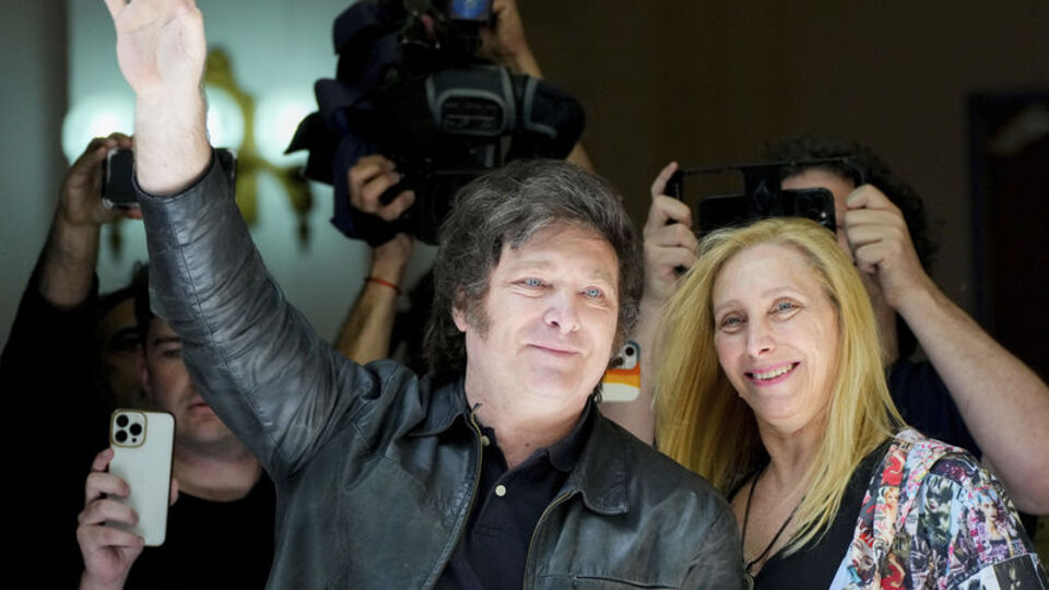 Arjantin'de seçimi aşırı sağcı Milei kazandı