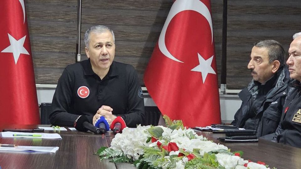 Zonguldak'ta iletişimin kesildiği gemi battı: 12 denizci kayıp