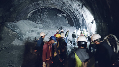 Hindistan'da mahsur kalanlar için zaman karşı yarış