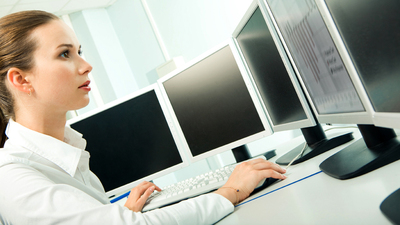 İstihdamdaki 100 kişiden 23'ü kamuda