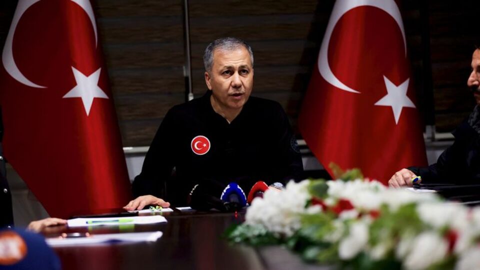 Bakan Yerlikaya: Kayıp denizcileri arama çalışmaları sürüyor