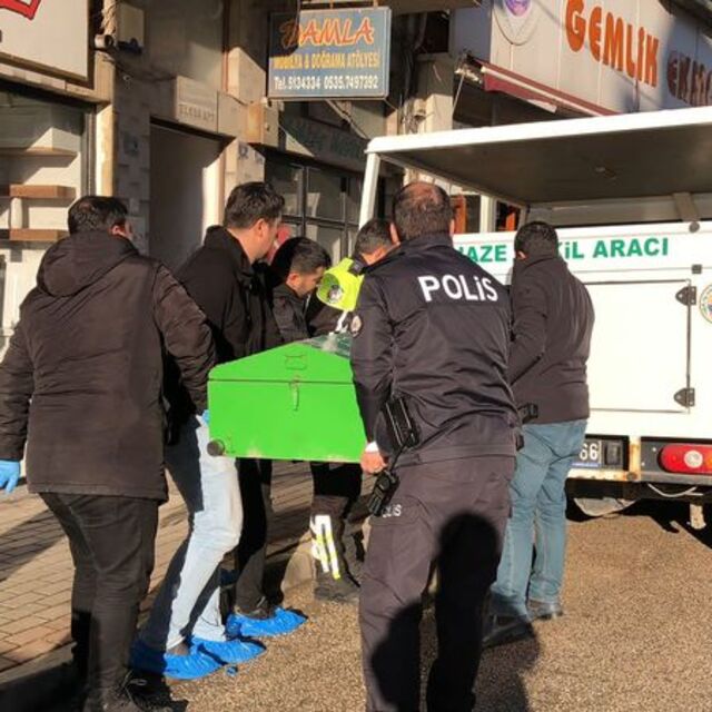 Yabancıların kaldığı evde cinayet