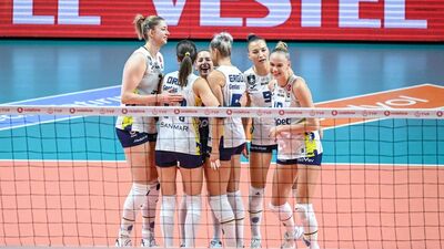 Fenerbahçe Opet evinde set vermedi!