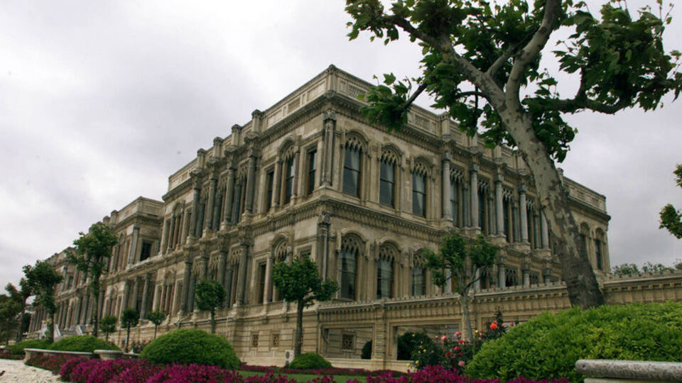 Çırağan Sarayı nerede?