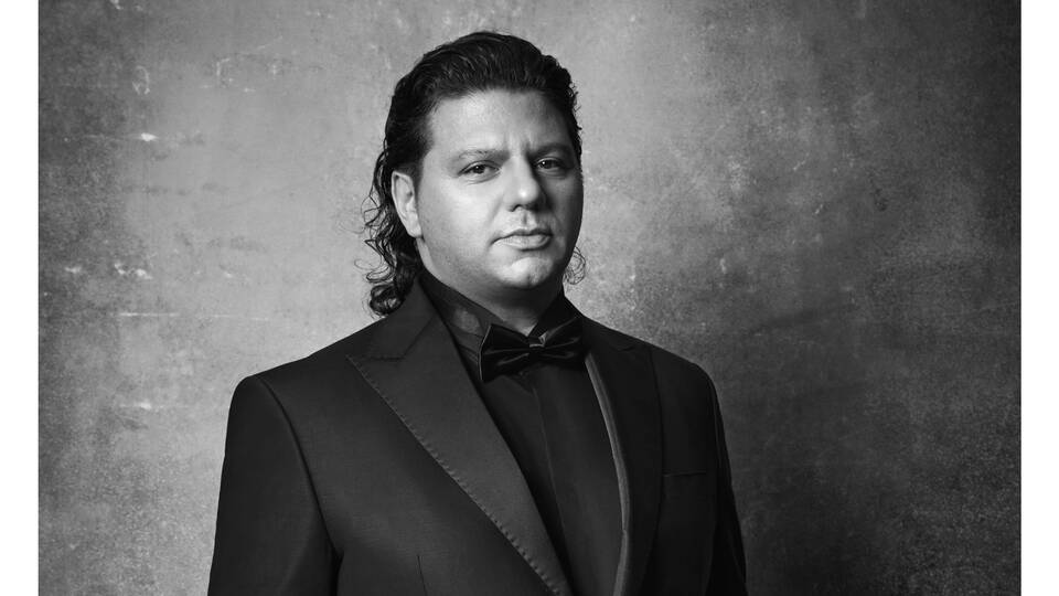 Zeytin ağacının gölgesinde büyüyen ezgiler