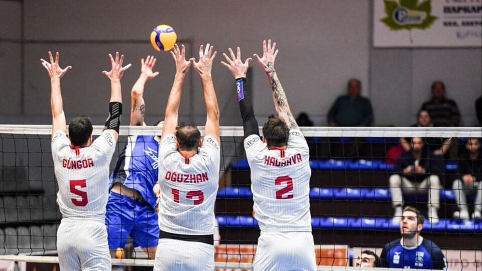 Galatasaray çeyrek yolunu yaraladı