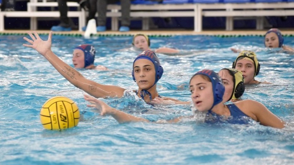 İzmir BŞB Kadın Sutopu Takımı, Challenger Cup'ta şampiyonluk için havuzda!