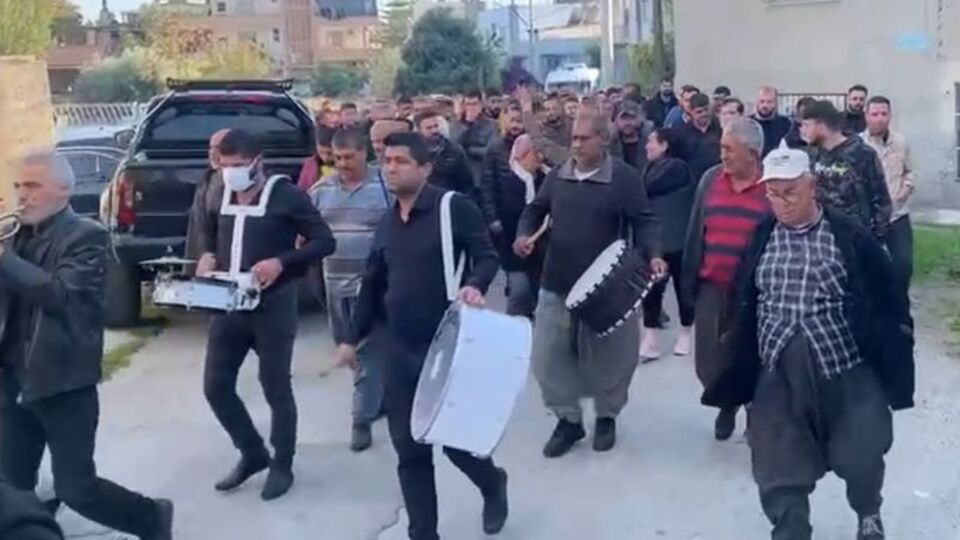 Kulüp başkanının cenazesinde davul zurna çalındı