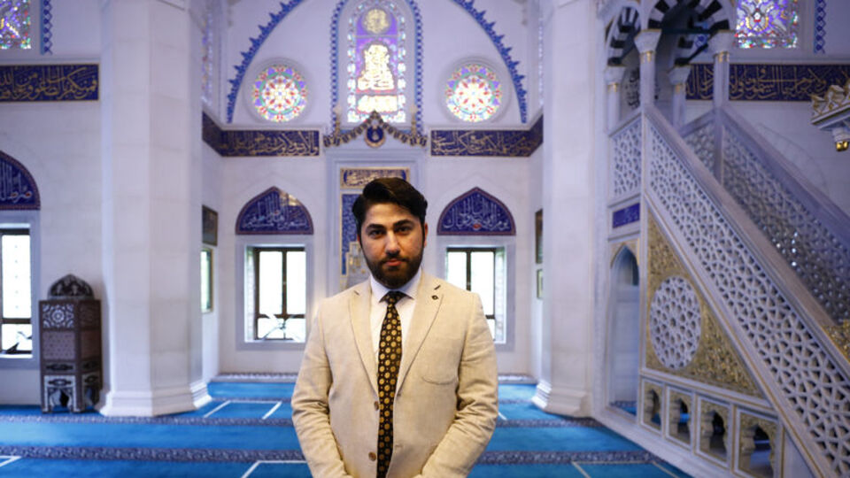 Almanya'da camilere hakaret içeren zarflar gönderdiler