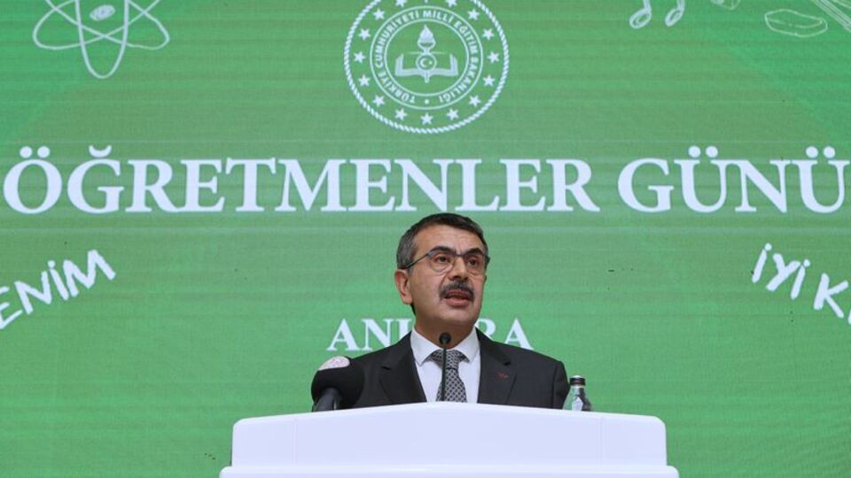 Bakan Tekin'den Öğretmenler Günü mesajı