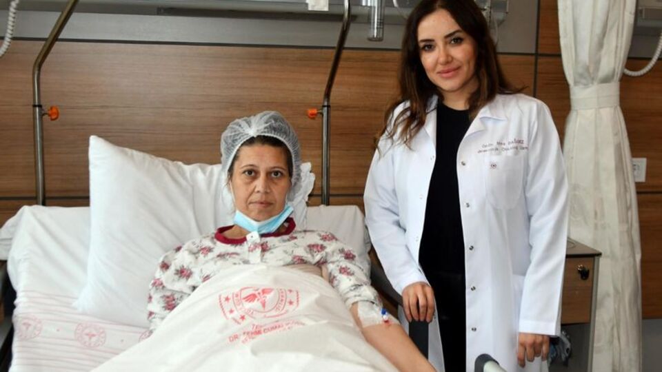 Karın şişliği için gitti, 20 kiloluk kitle çıkarıldı