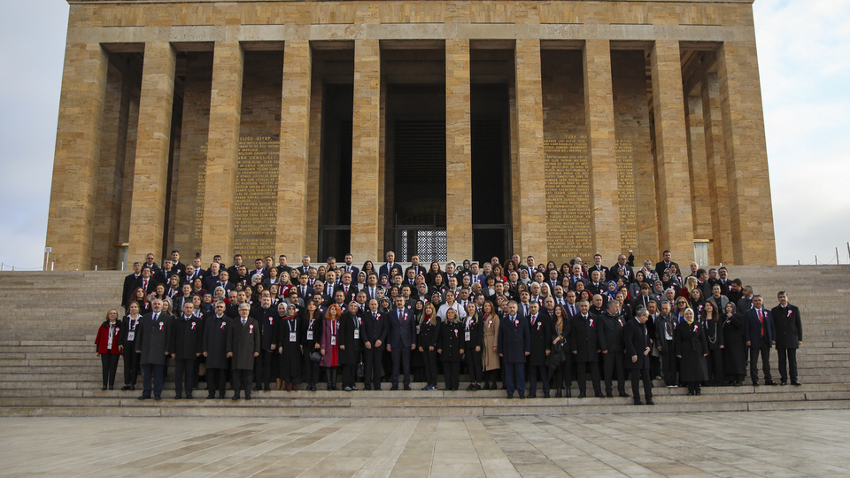 Bakan Tekin, 81 ilden gelen öğretmenlerle Anıtkabir'i ziyaret etti