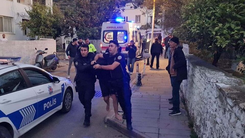 16 yaşındaki çocuk annesini bıçakladı