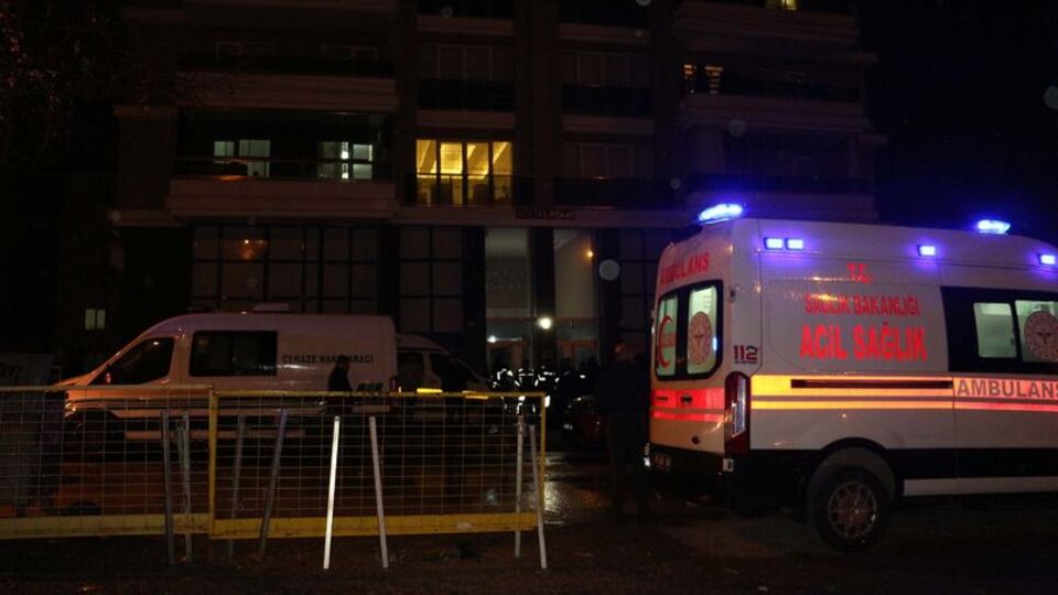 Tartıştığı karısını bıçaklayarak öldürdü