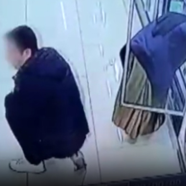 Kadınların etek altı görüntüsünü çekiyordu! Komiserin cezası belli oldu!