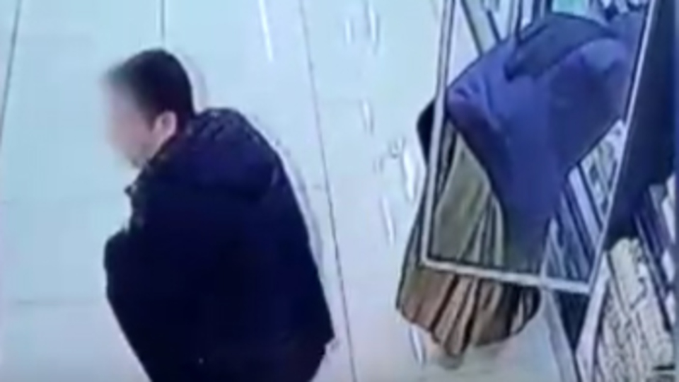 Kadınların etek altı görüntüsünü çekiyordu! Komiserin cezası belli oldu!