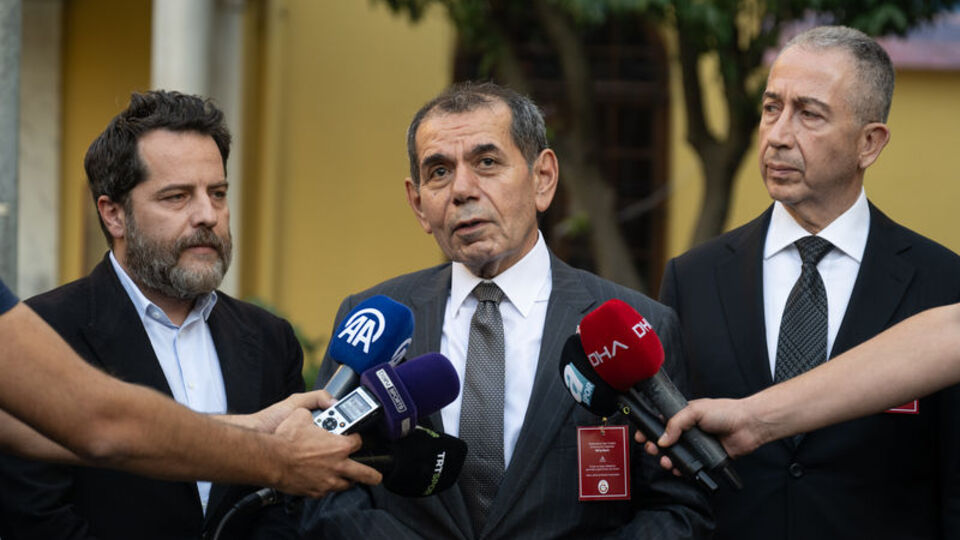 G.Saray yönetimi olağanüstü toplanıyor!