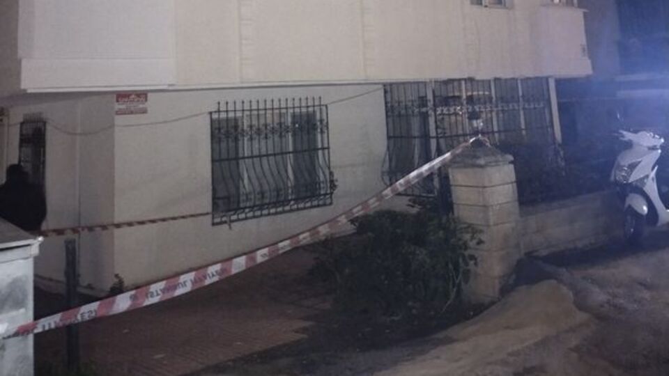 İnşaatın temelinde toprak kaydı, 5 katlı bina tahliye edildi