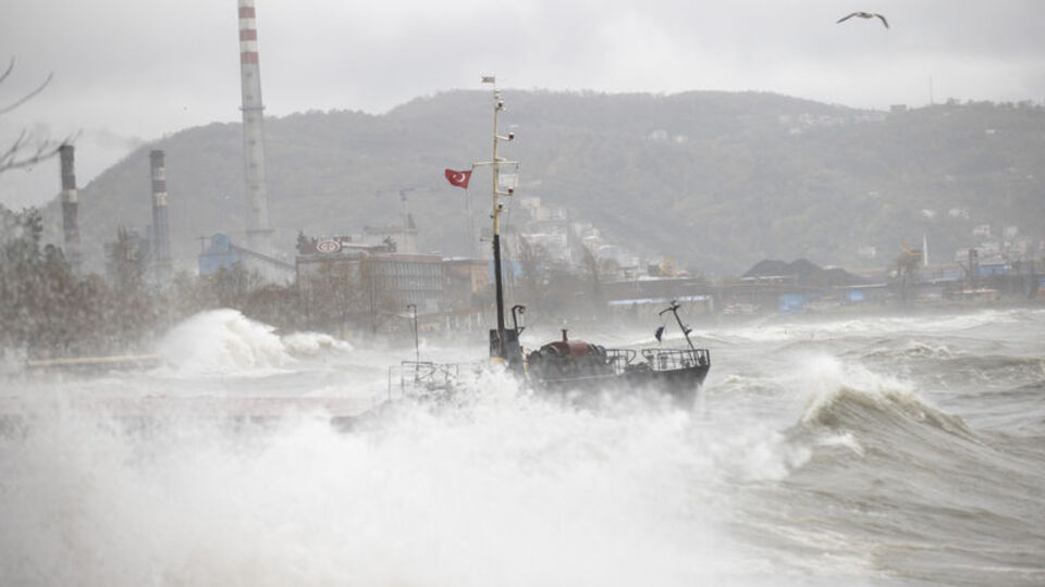 Zonguldak ve İskenderun'da eğitime 1 gün ara