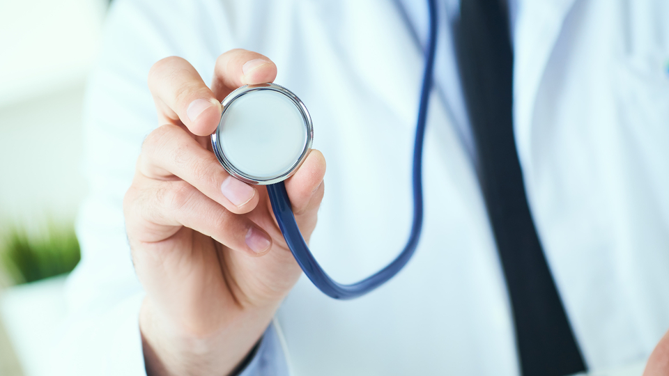 Kalbi sağda atıyor!