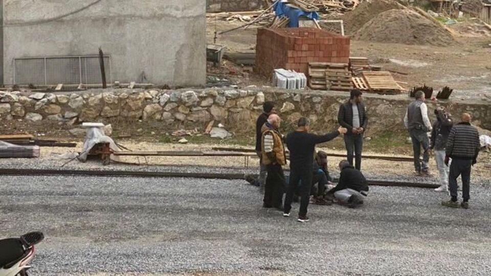 Kafasına demir düşen kişi kurtarılamadı