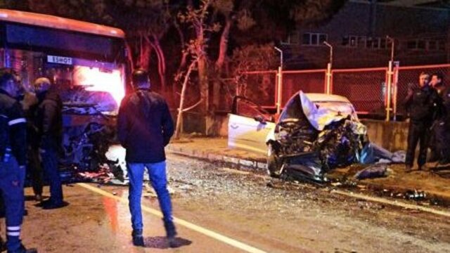 Feci kazada kafa kafaya çarpıştılar: 1 ölü, 2 yaralı