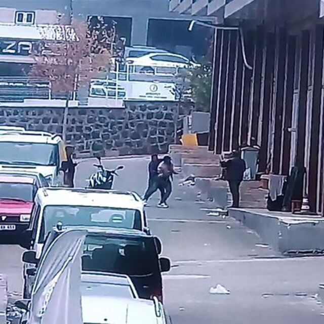 Kurye, müşterinin iş yerine saldırdı