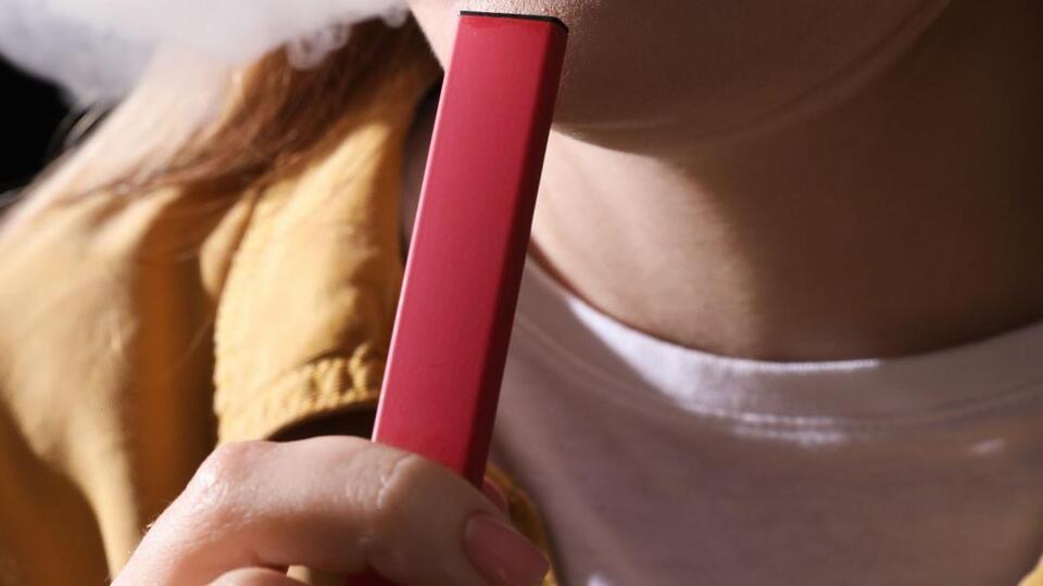 Avustralya tek kullanımlık elektronik sigara ithalatını yasaklıyor