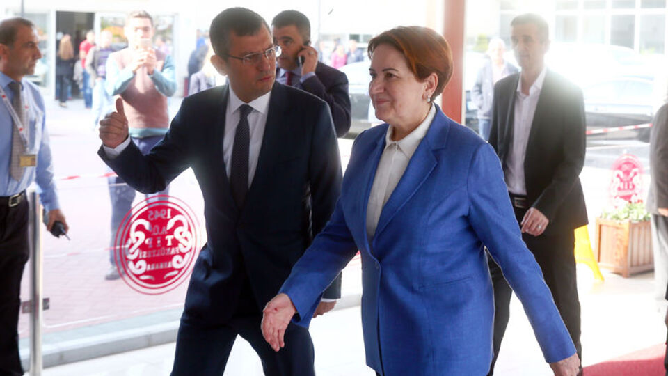 Özel'den Akşener'e kritik ziyaret