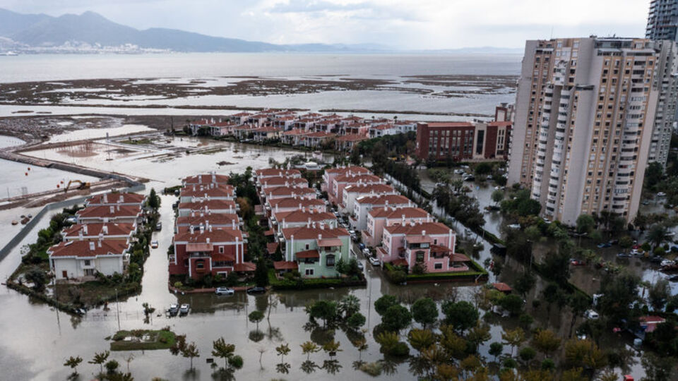 Türkiye'de neden deniz taşıyor? Denizi doldurmak felakete mi yol açıyor?