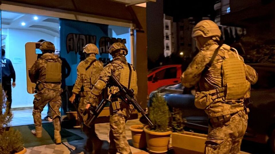 Mersin'de eş zamanlı terör operasyonu: 12 gözaltı kararı