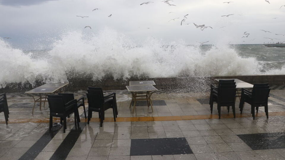 Lodos sağanak getiriyor!