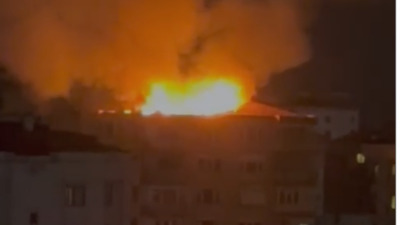 Kadıköy'de yıldırım düşen binada yangın