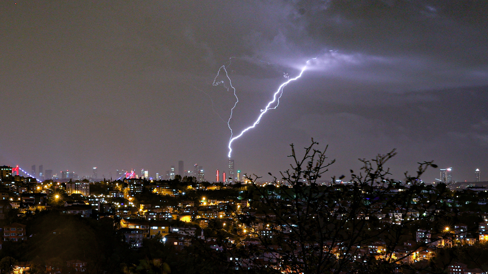 İstanbul'daki fırtına bilançosu açıklandı!