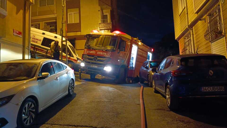 Yangında itfaiyeye hatalı park engeli!