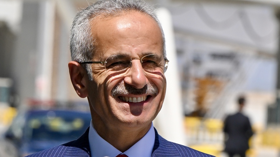 Köprüdeki yapay zeka reklamları için suç duyurusu!