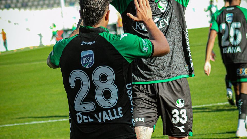 Sakaryaspor doludizgin!