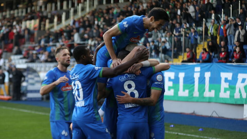 Rizespor, Başakşehir'i 90+2'de yıktı!