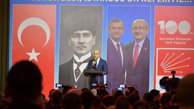 CHP'li Kerimoğlu, İBB Başkanlığı için aday adayı oldu