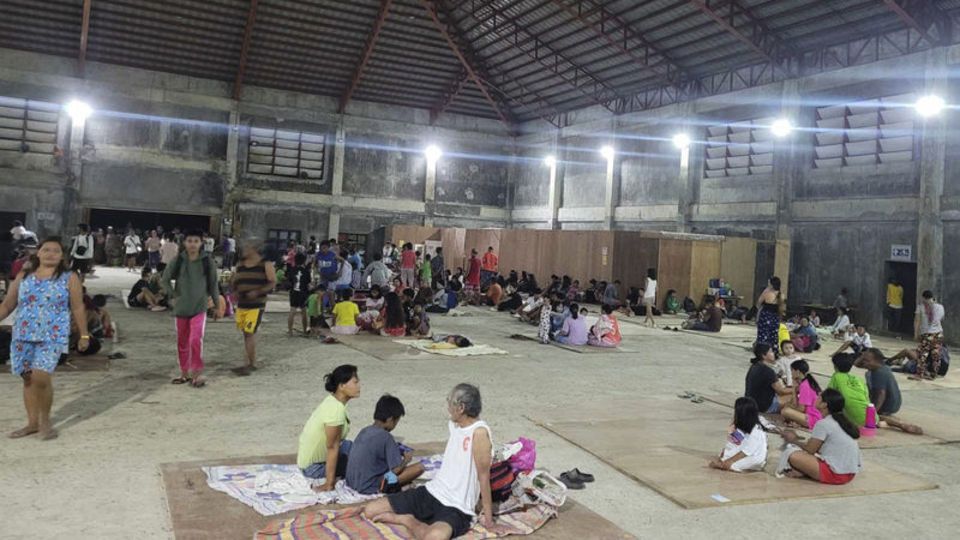 Filipinler'de 7 büyüklüğünde bir deprem daha