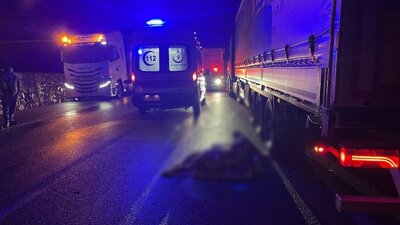 Edirne'de TIR'ın çarptığı TIR sürücüsü öldü