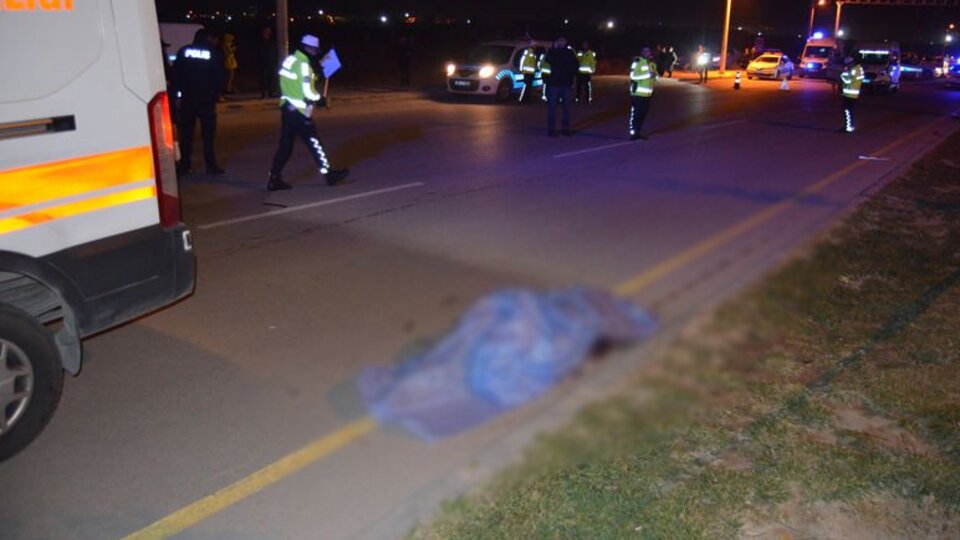 Otomobilin çarptığı üniversiteli genç kız öldü