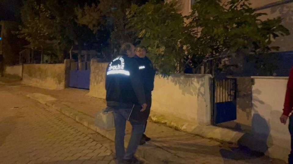 8 yaşındaki çocuk, tüfekle annesini vurdu