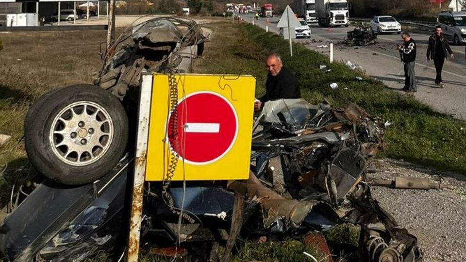 Parçalara ayrıldı: Ölü ve yaralılar var