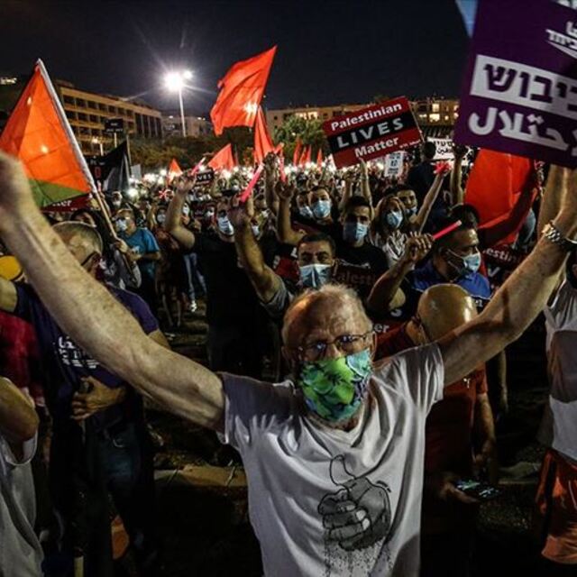 İsrailli savaş karşıtlarından protesto